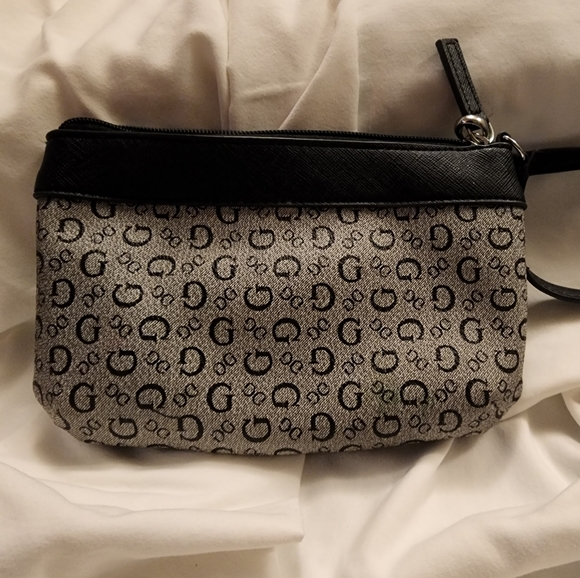 Guess 1981 Wristlet/Wallet - Picture 2 of 2